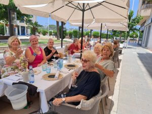 Ladies lunch in the sunshine - June 2023